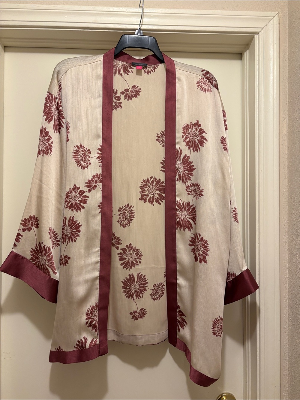 Vince Camuto Cream Kimono Jacket with Mauve Floral Print